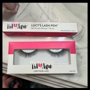Lash Pen and Set of Courtney Lashes NWT